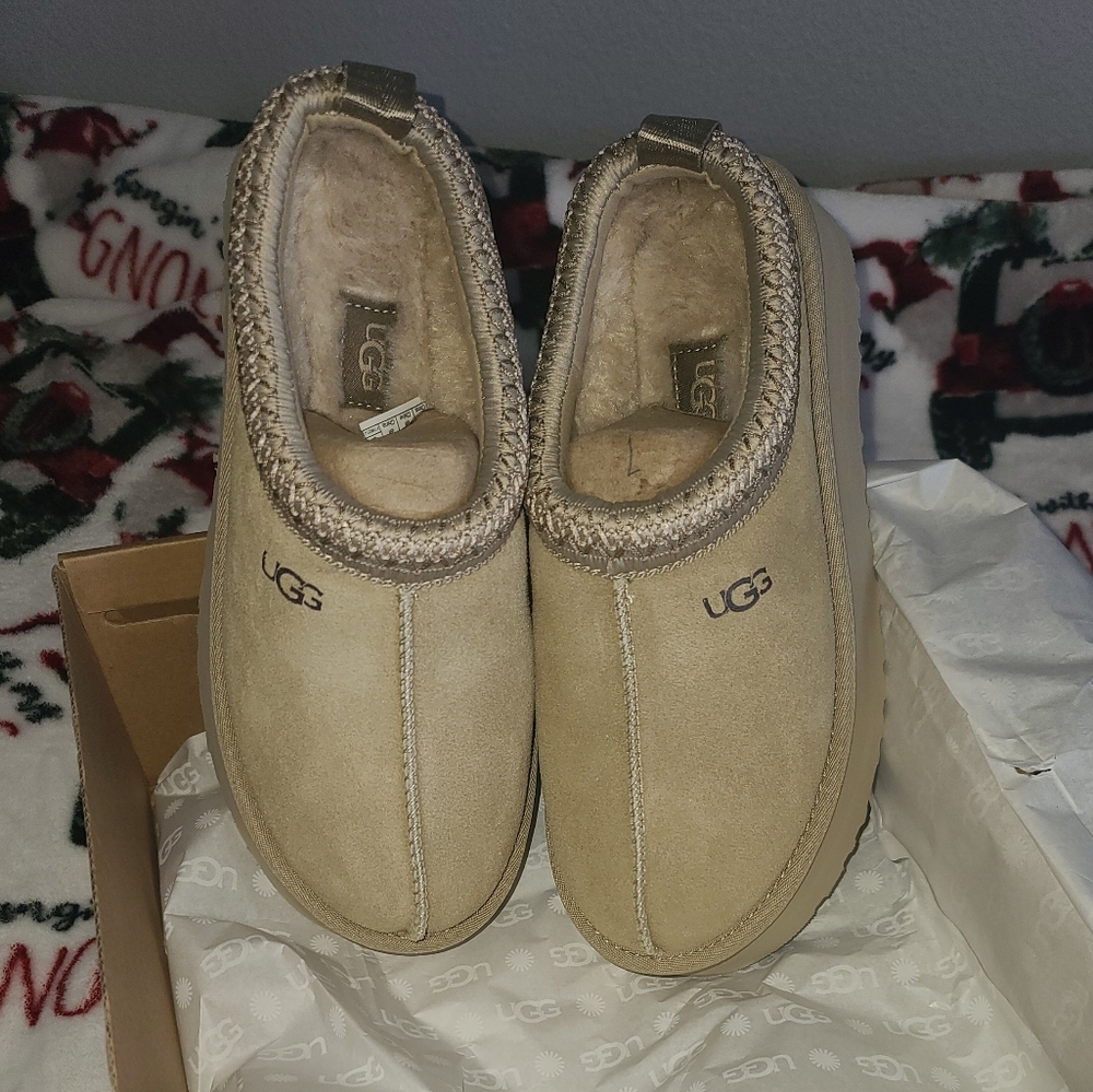 Mustard Seed Tazz Uggs sz 7